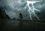 Averses orageuses localement fortes avec rafales de vent jeudi dans plusieurs régions (alerte météo)